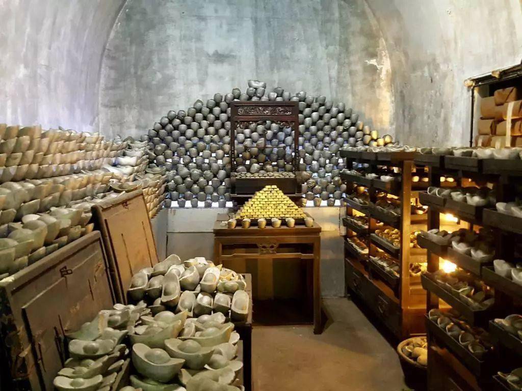 世界哗然被盗地宫荒废百年后神秘暗门被打开满屋黄金