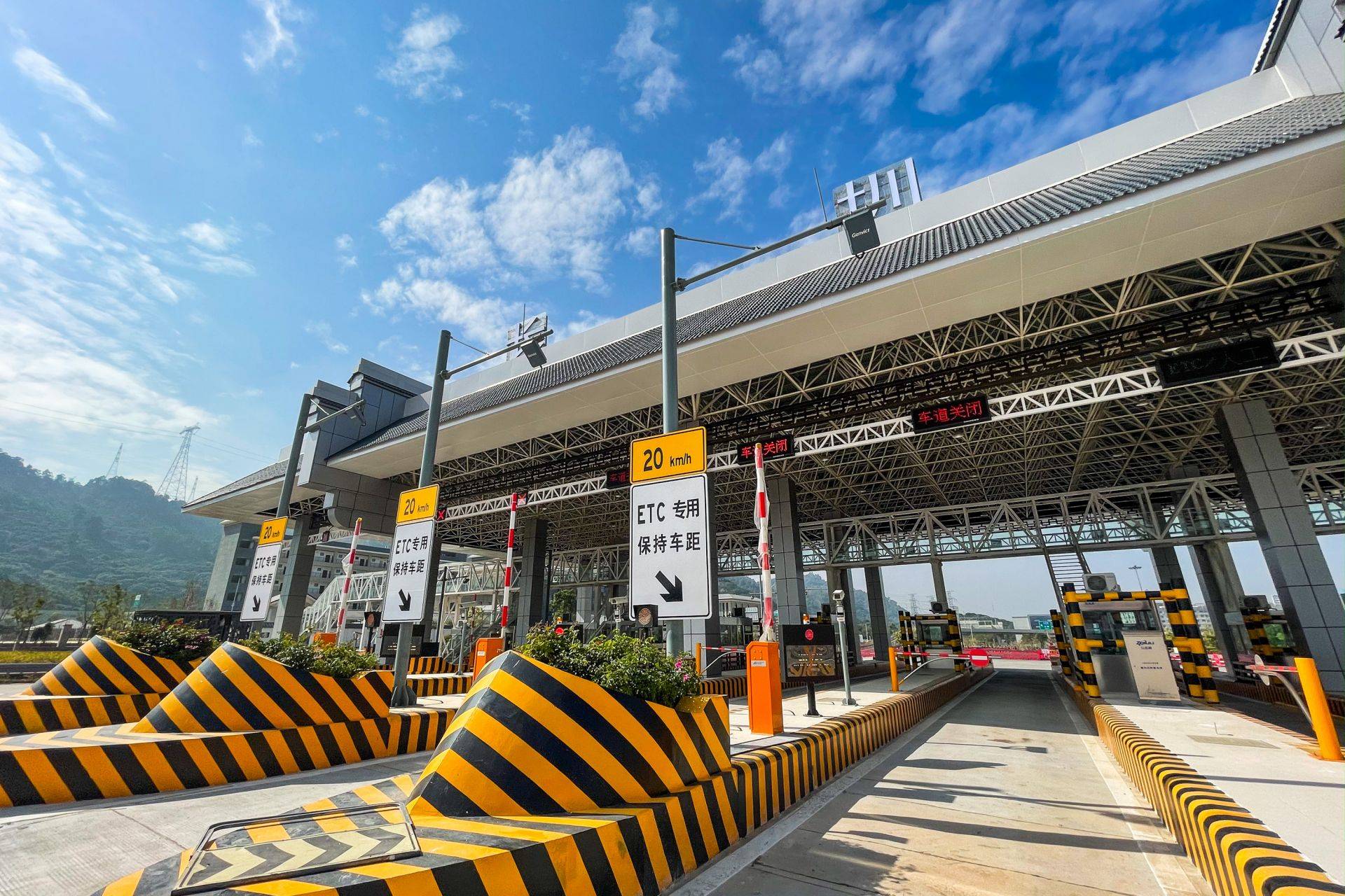 外环高速公路深圳段一期具备通车条件横贯宝安光明龙华龙岗将于月底