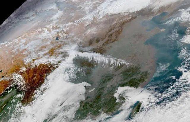 上升是短暂的,实际上,随着东欧阻塞高压和北极圈内极地高压的猛烈发展