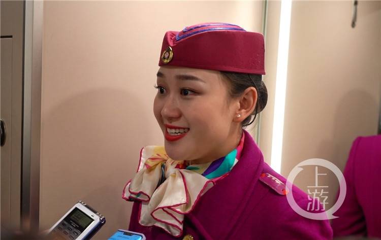 一名经验颇丰的乘务长,2005年加入铁路大家庭后,一直在重庆客运段工作