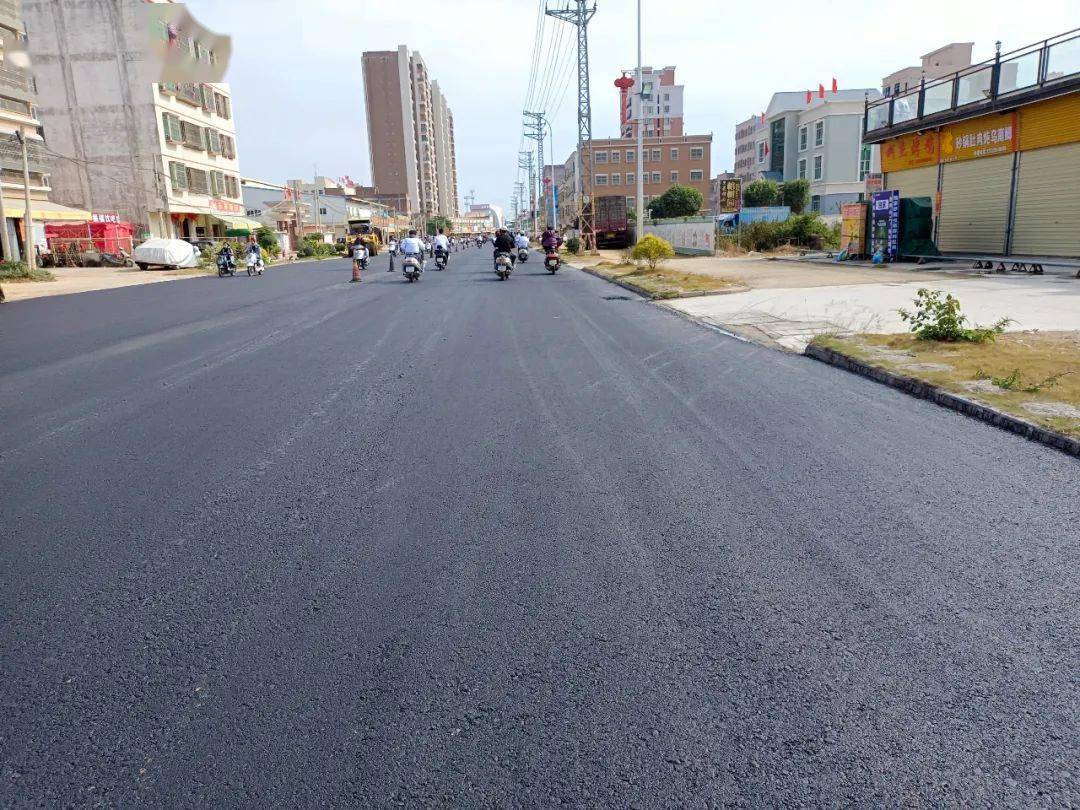 陆丰这条沿海公路铺上了沥青