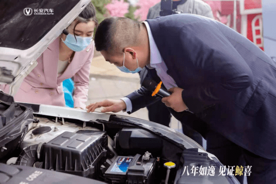 抖音资深车评达人彬彬车行(彬哥)受邀来到直播现场,从动力性能,安全