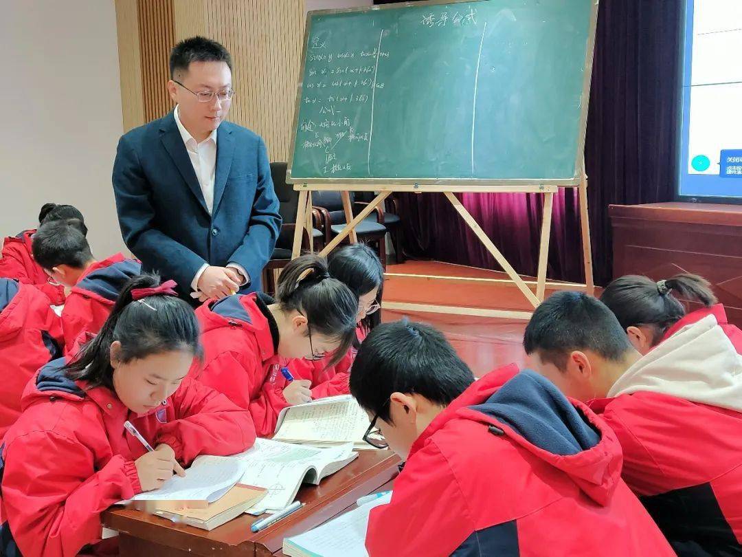 参赛学校有:临汾三中教育集团校:临汾三中,曲沃中学,乡宁一中,古县