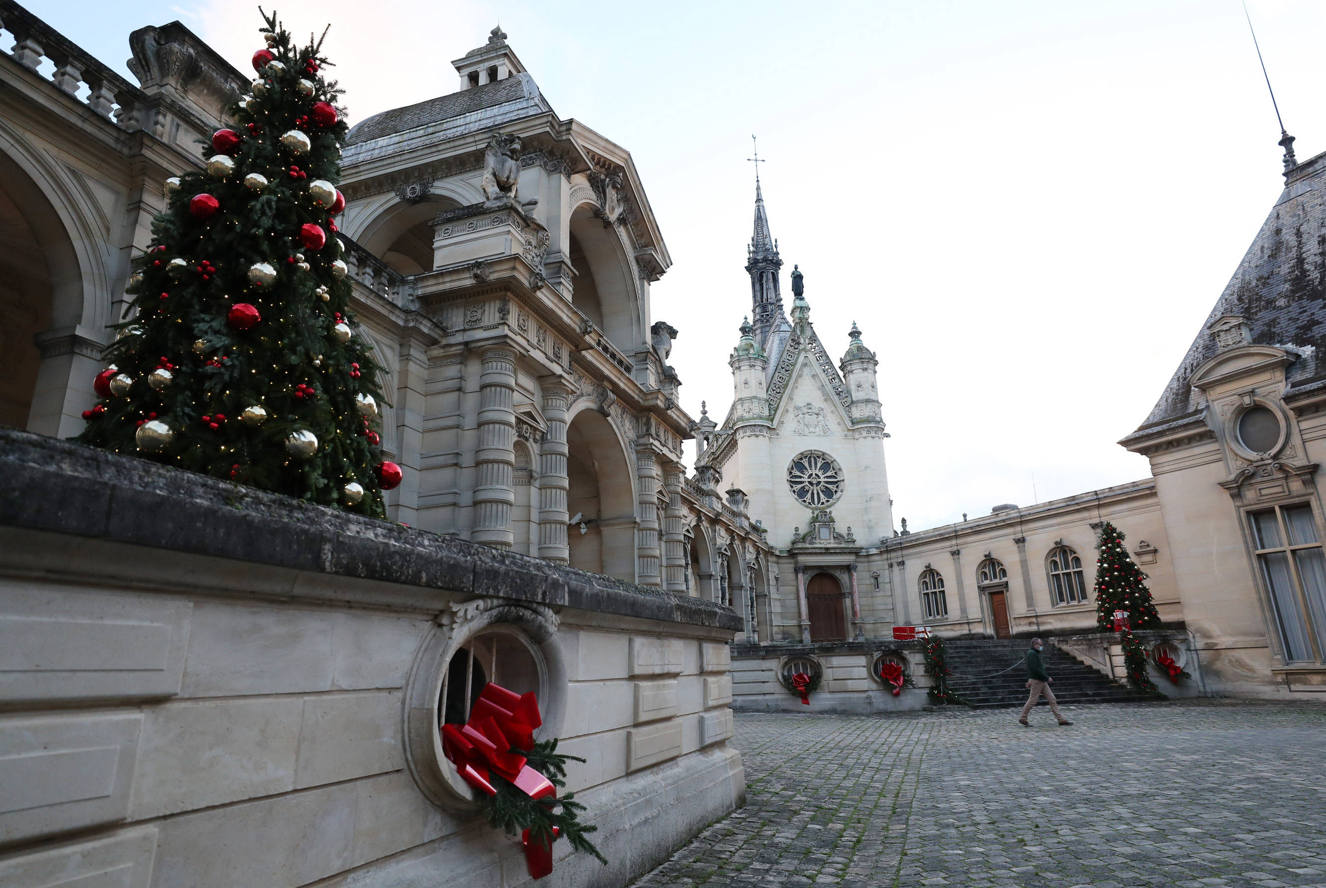 法国古堡“瘦身”迎圣诞