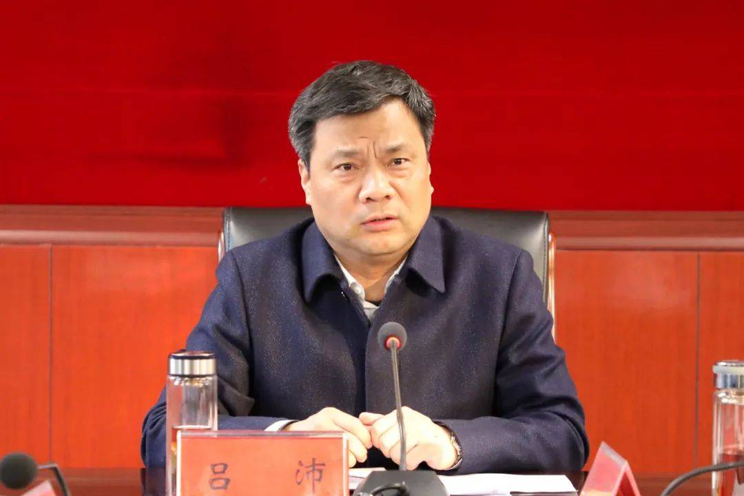 扬尘办,散烧办,市农业农村局,住建局,公安局等相关单位分别汇报了各自
