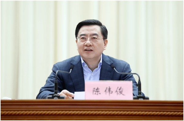市委书记陈伟俊作动员讲话和主题报告.