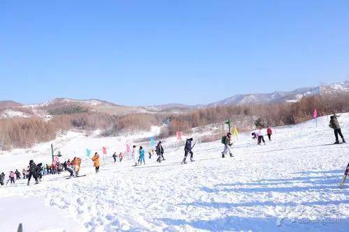 香木河滑雪99元限时抢购香木河滑雪票一张全天不限时畅玩10000平米