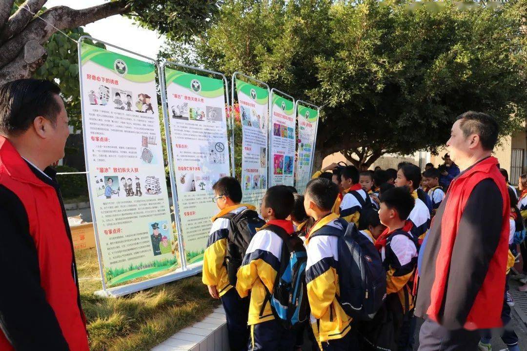 据了解,挂驻东海镇白箖村以来,市财政局经常深入村,学校开展禁毒宣传