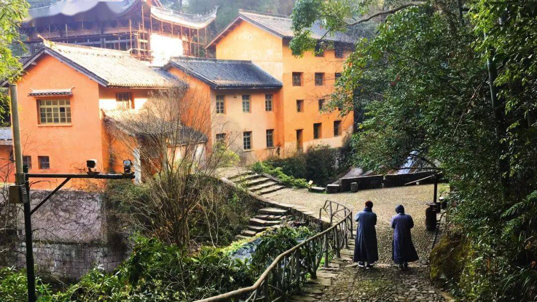不嫌淡泊来相处若怨清贫去不留丨天台万年寺