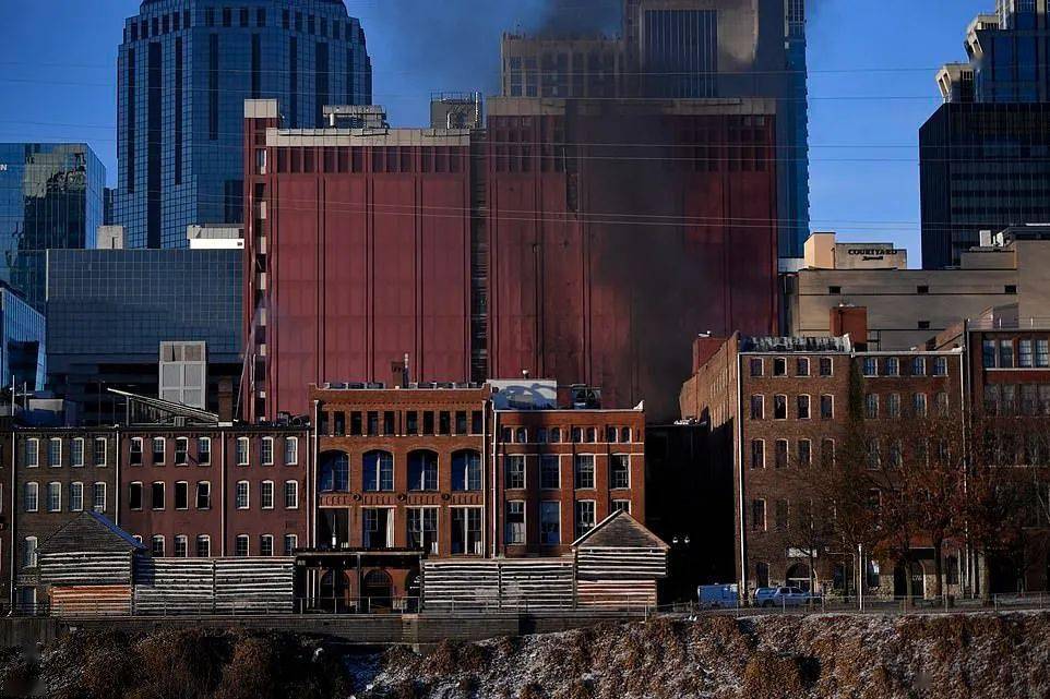 最新美国圣诞爆炸现场发现人体骸骨爆炸前有人倒计时录音曝光