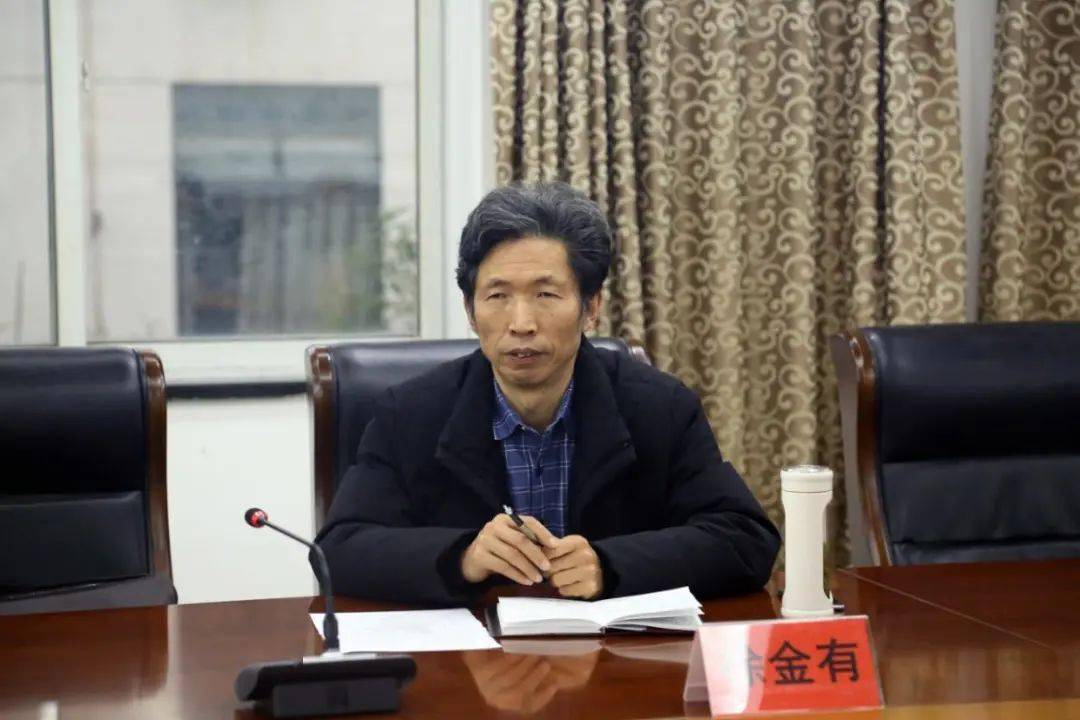 申屠洪平书记强调:一,要在领悟全会精神上下功夫,把握正确方向,吃透