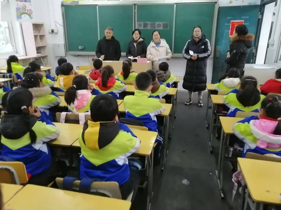 八里小学举行眼保健操比赛