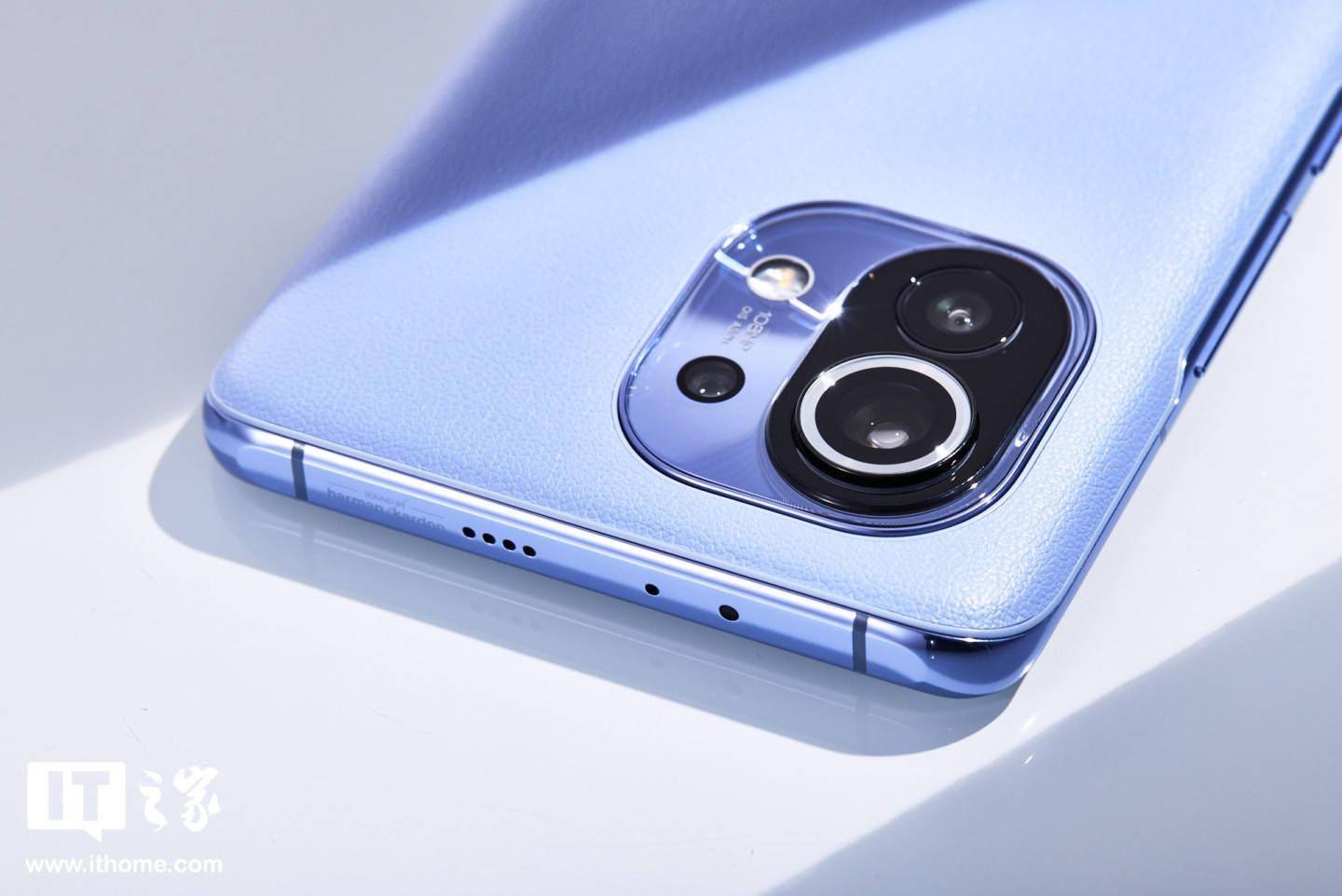 it之家开箱小米11开箱图赏四曲面柔性屏5nm骁龙芯