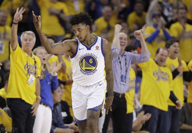 shams:尼克-杨将和浙江广厦签约