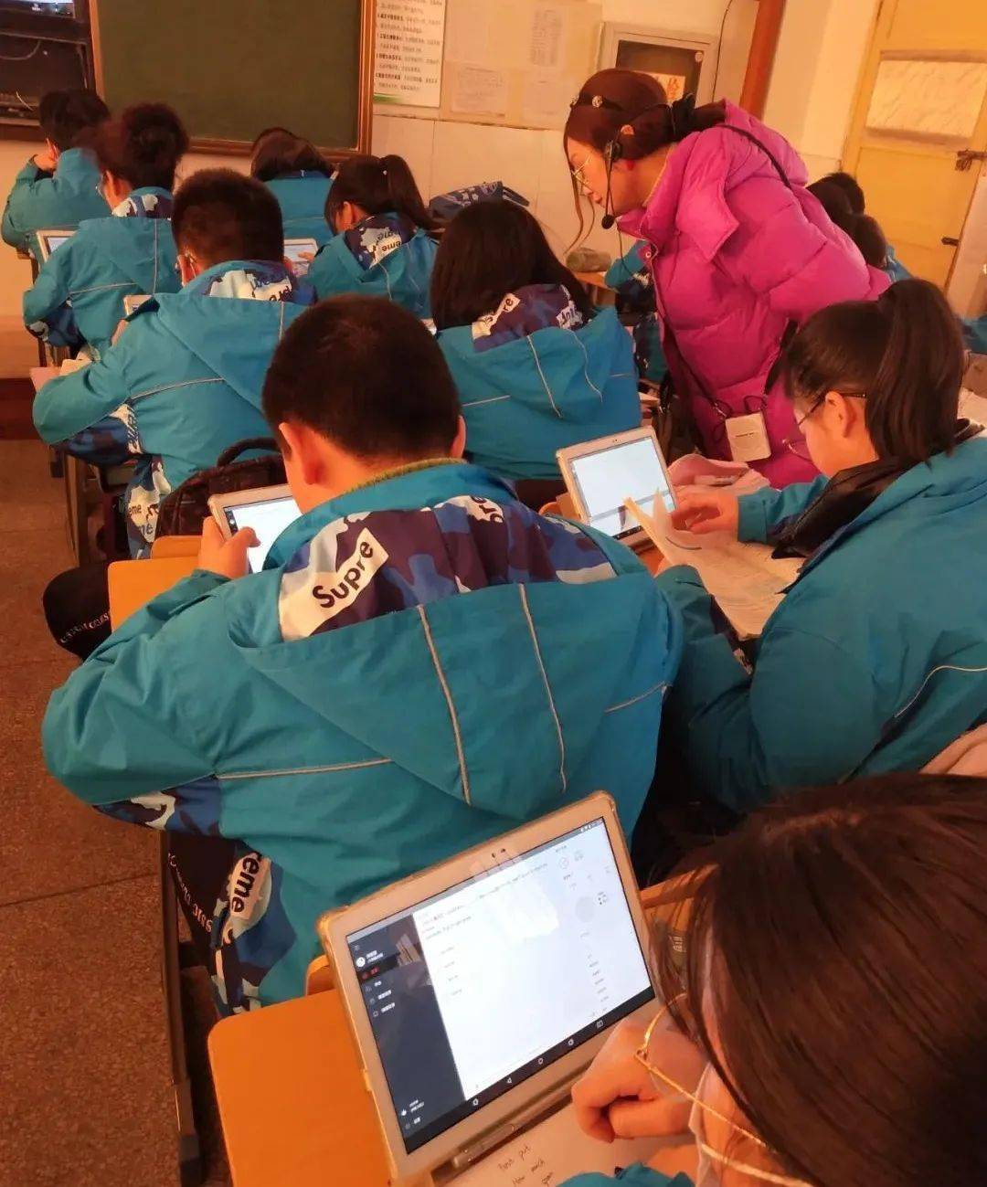 池州十中:智慧课堂 家校联动 减负增效