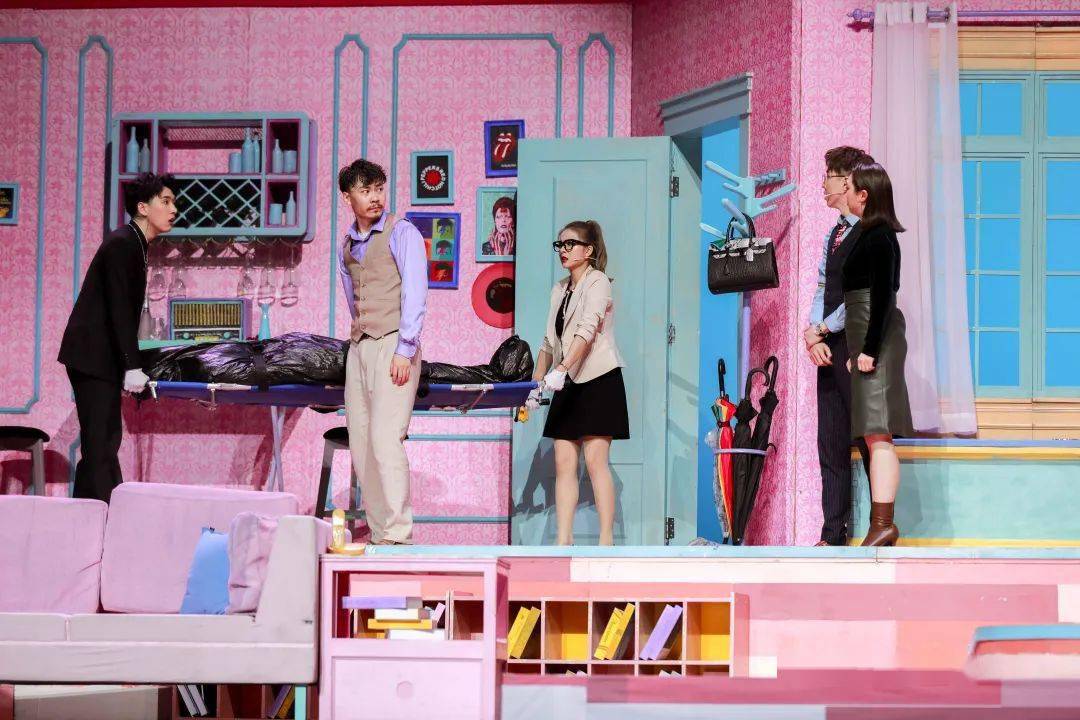 精彩预告开心麻花横财满屋世界以痛风吻我我也要把它变成包袱