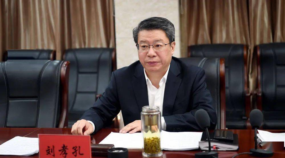 党委副书记,董事,总经理张延伟,党委委员,副总经理齐卫东,党委委员