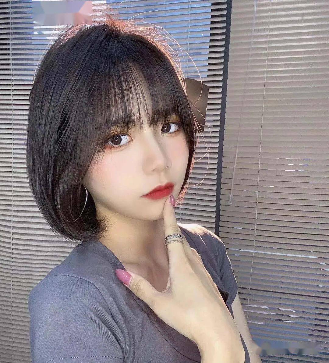 2021流行秋冬短发巨显年轻