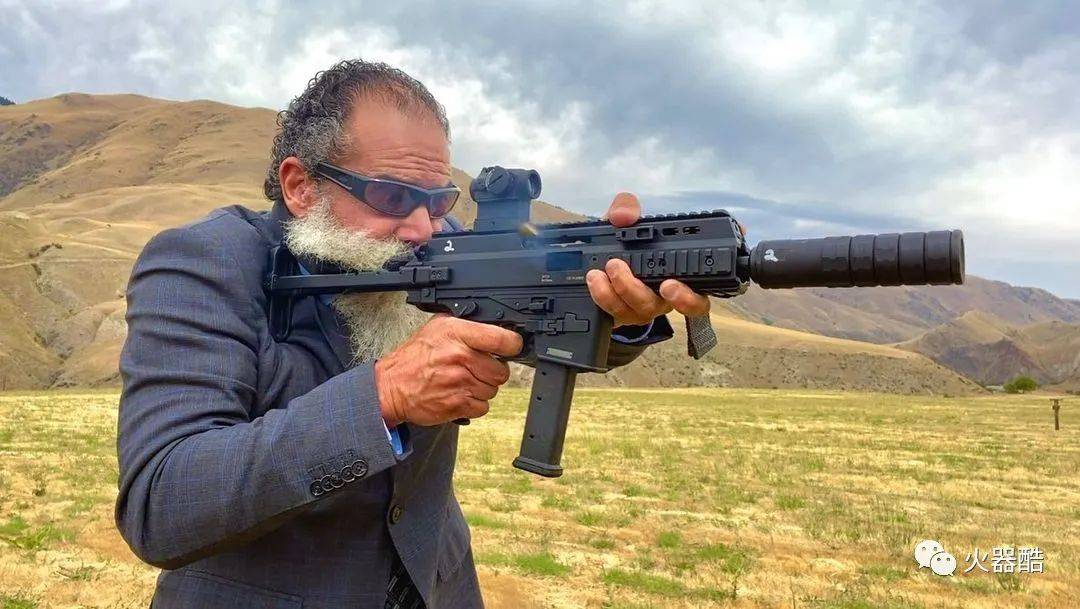 【教主costa图集】控枪为什么稳 看看胳膊肌肉线条就知道了