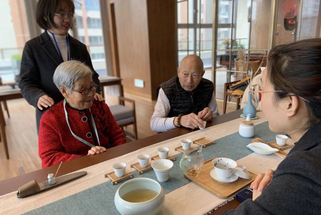 梧桐人家我的家以快乐为核心重塑退休生活方式