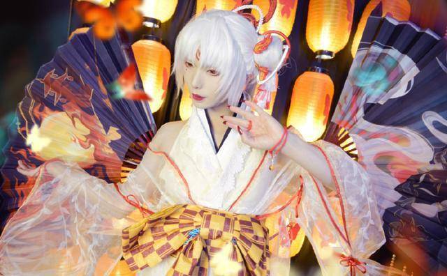 cos界福利君冷冷实力宠粉绝美女装超惊艳动漫腿绝了