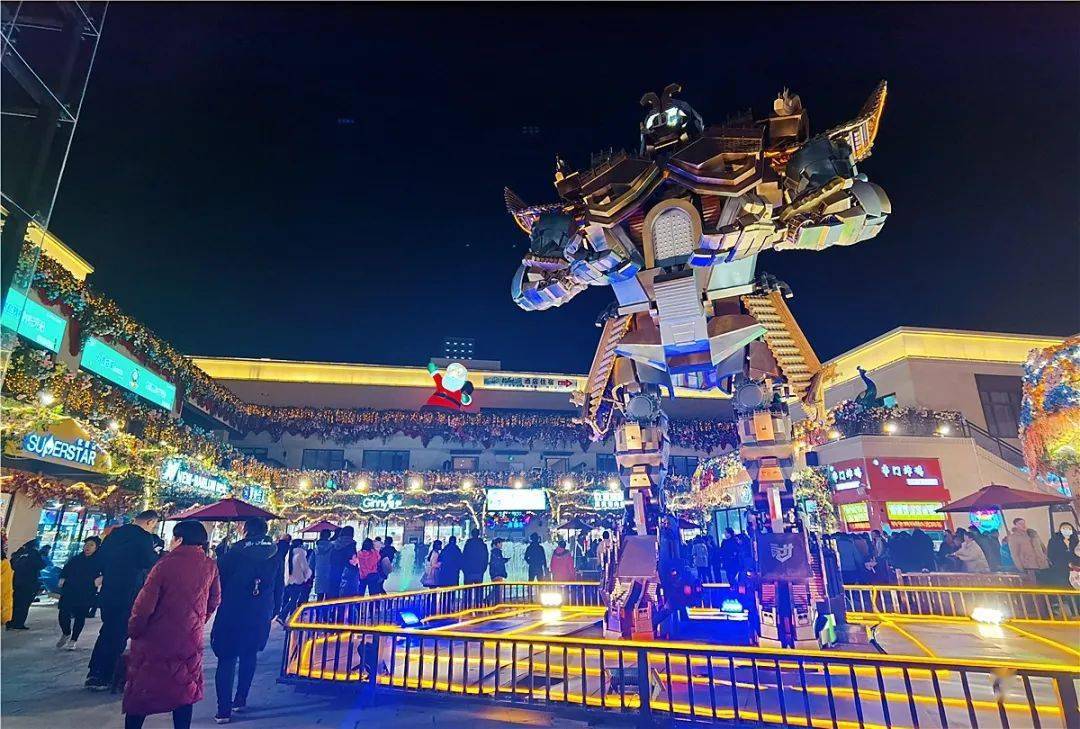 无锡中国大型原创可变形机甲机器人主题乐园就在这里