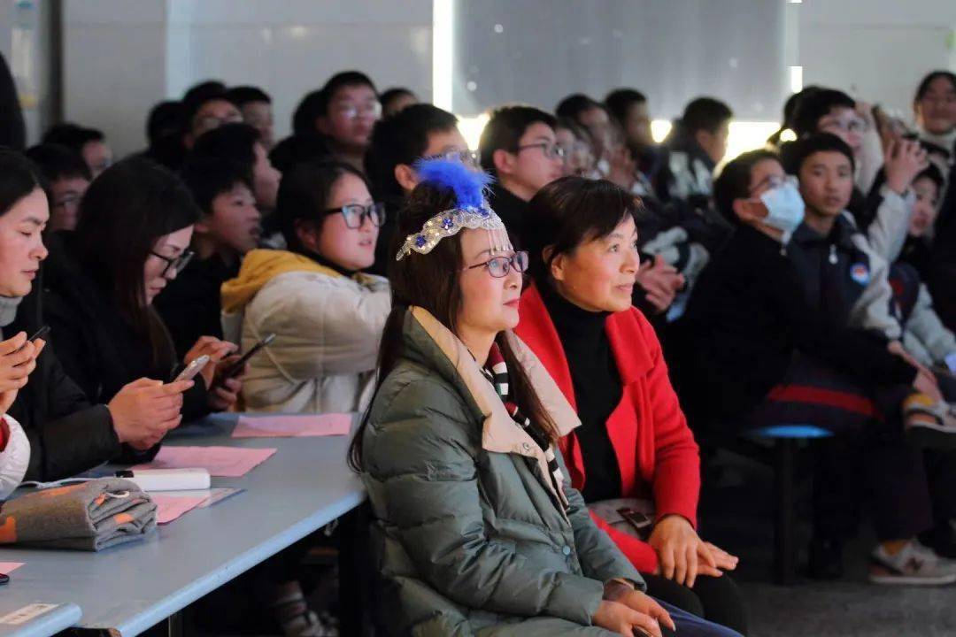 丹城二中隆重举办第二十一届儒雅文化艺术节汇演