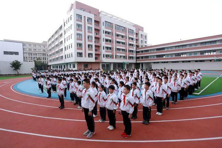 投资过亿的新校区惊艳亮相,在你家附近吗?_黄冈