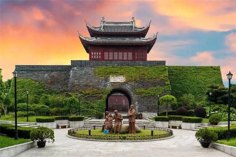 and元朝时间到了明朝朱元璋也看到了金山这边很好他复制粘贴金山城
