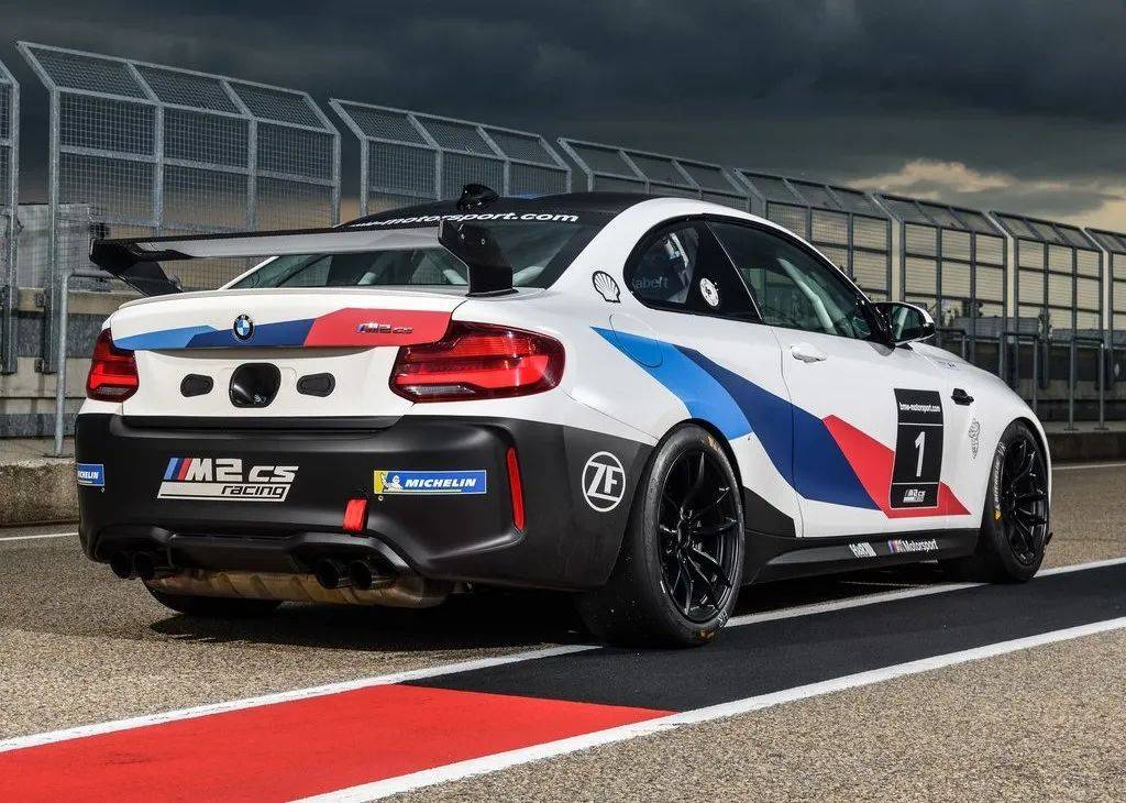 公路跑车的华丽蜕变 海外试驾bmw m2 cs racing_赛车