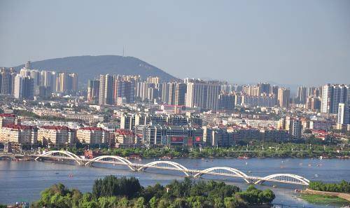 河南面积第一大市，相当于5个南京，却只是三线城市