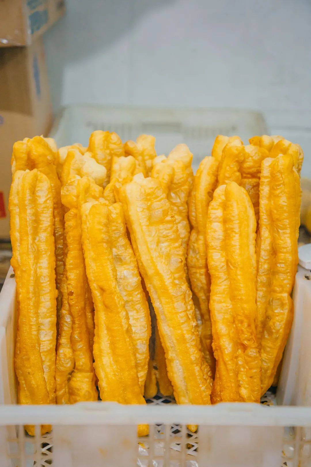 但是我还是喜欢点他们家的油条,就算放了很久还会酥酥脆脆的,蘸上甜