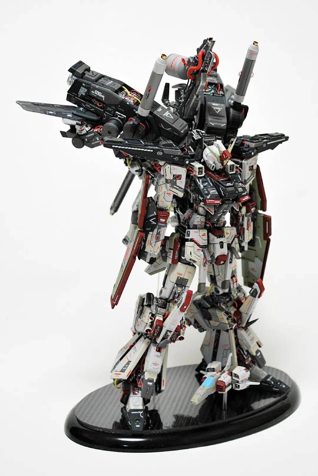 疯狂追加的内外细节zz高达的试做零号机