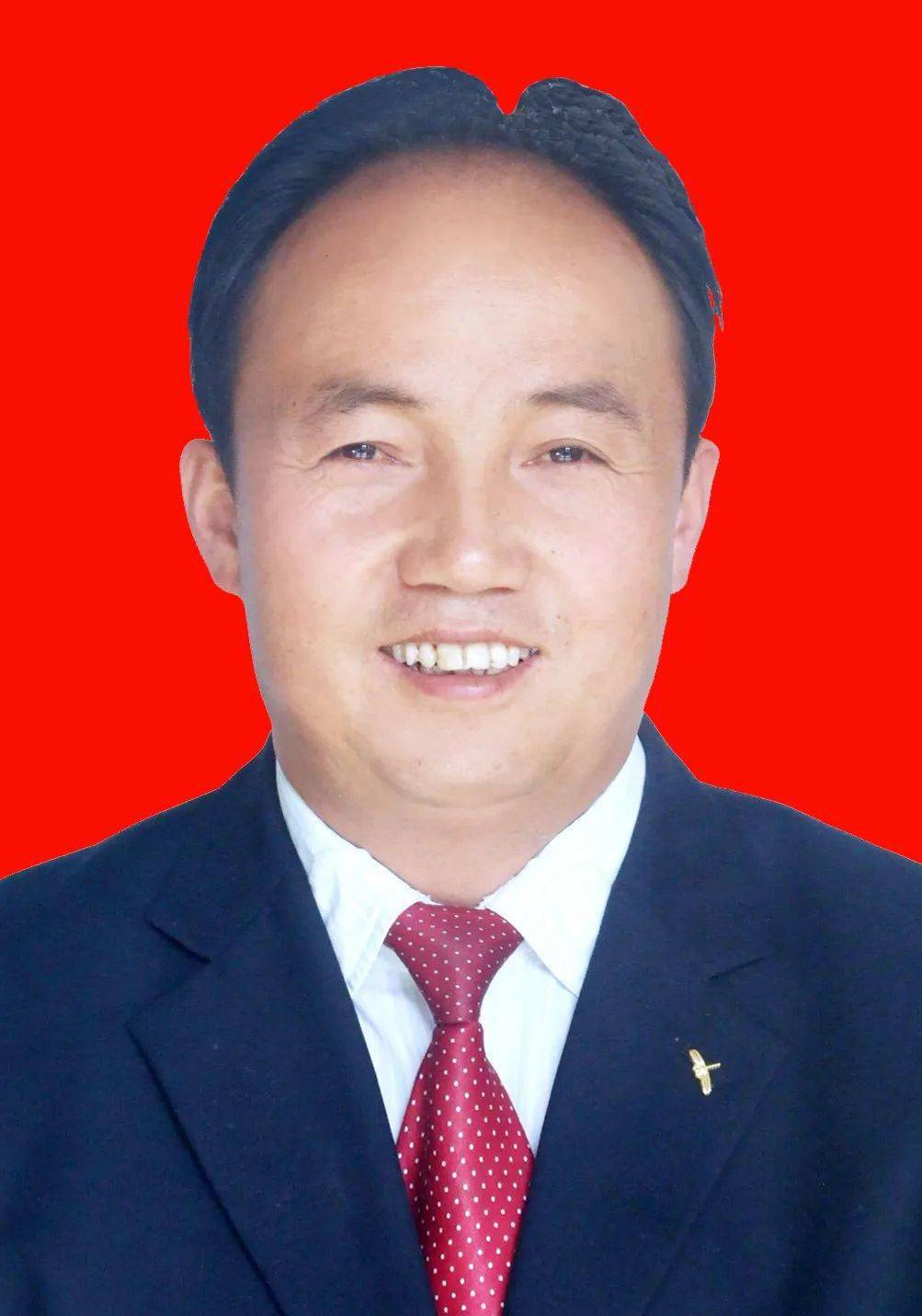 中共党员,甘肃临潭人,出生地甘肃临潭,在职大专学历,现任临潭县卫生