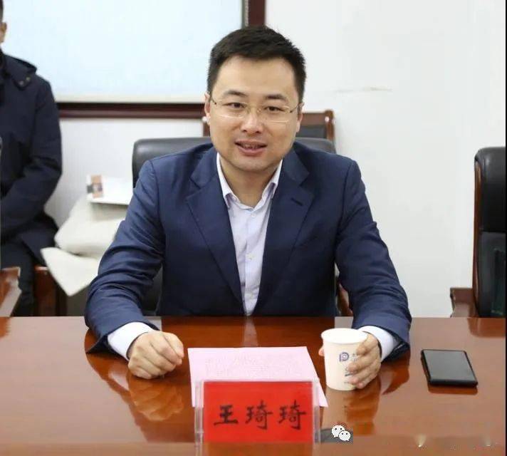 县委书记樊中青在致辞中代表县委,县政府对出席签约仪式的嘉宾表示