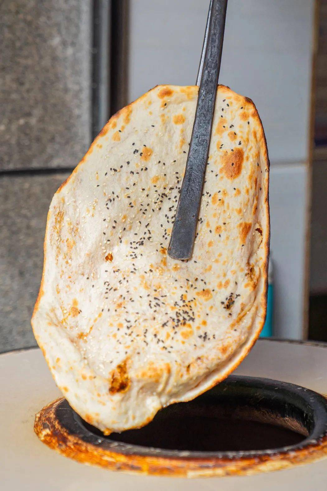 大薄脆不足4㎡小店做出的锅盔飘香整个花都