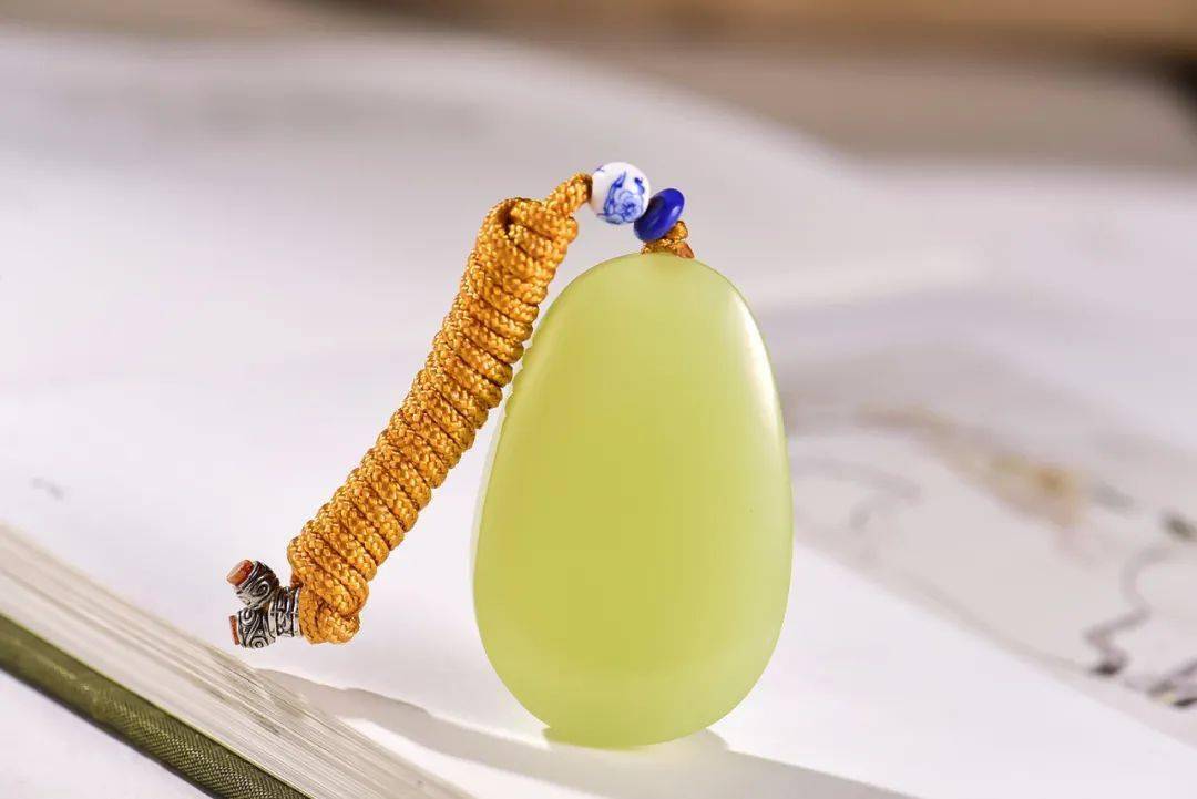 黄口料中也有少许无结构的存在,但无结构黄口是可