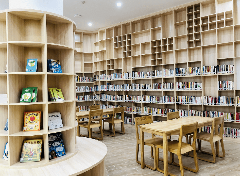 市府大院自助图书馆08:30—18:00开放时间:河源市东源县新港镇万绿湖