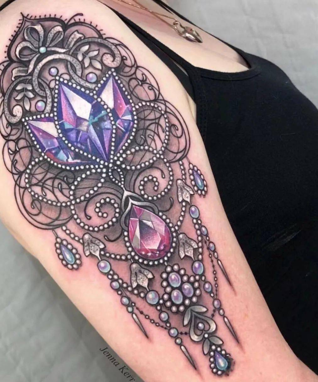 流光溢彩,异彩纷呈的珠宝纹身._宝石