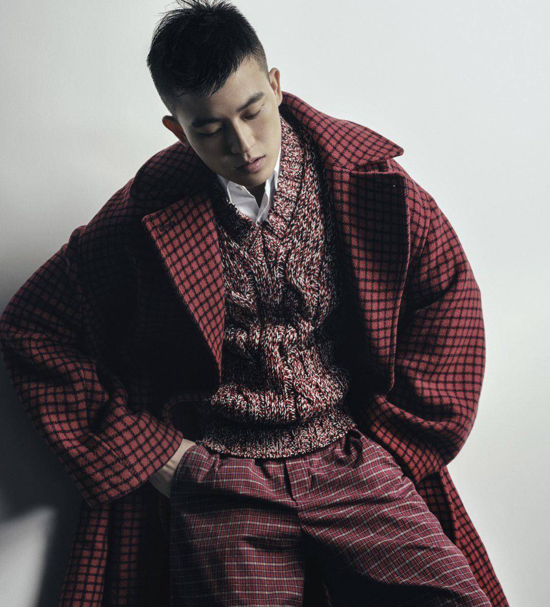 欧豪时尚封面大片曝光,轻松驾驭任何造型的他,有没有将你迷倒呢