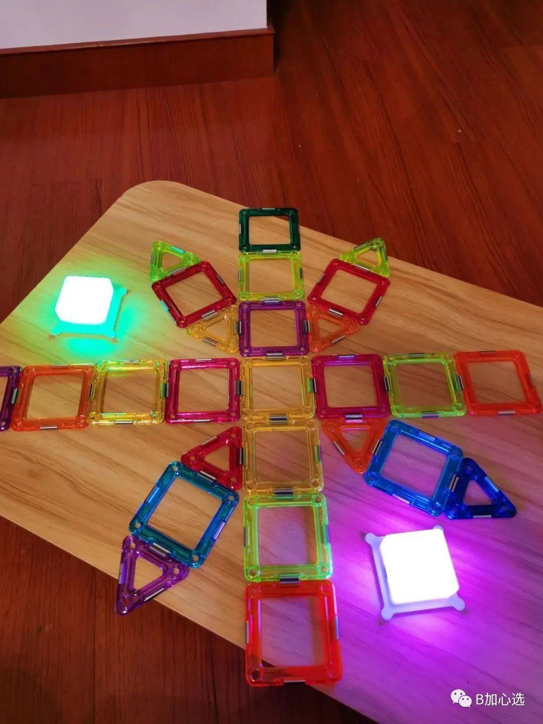 但积木容易被推倒,发挥出无限创造力和动手能力.