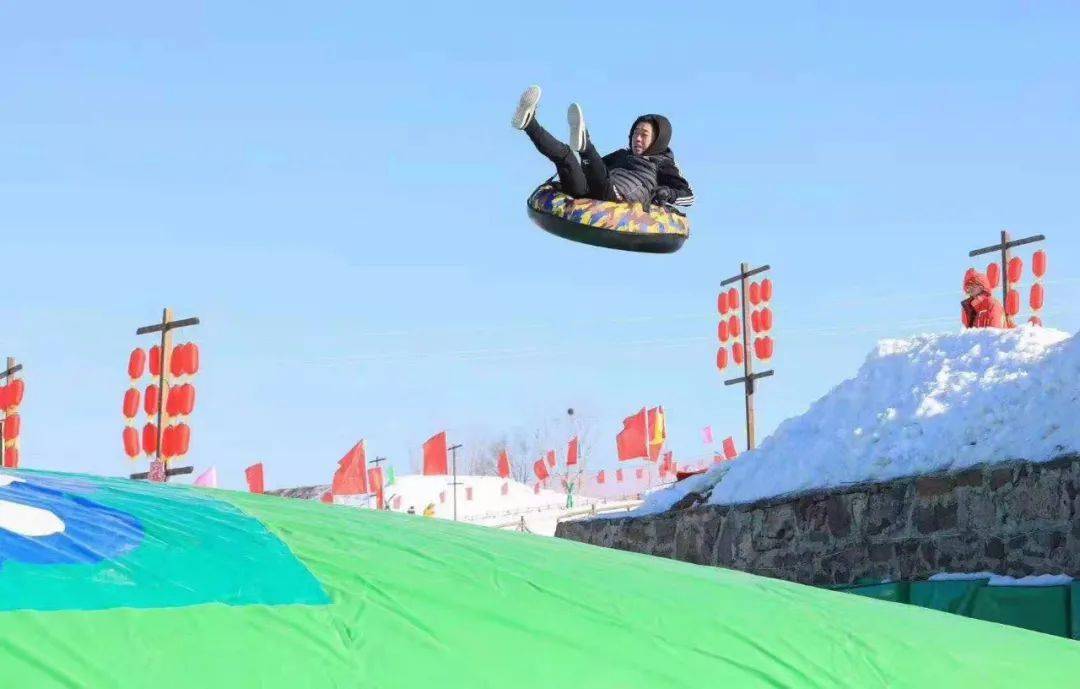狼牙山滑雪场正常营业中,高级道也可滑!_冰雪