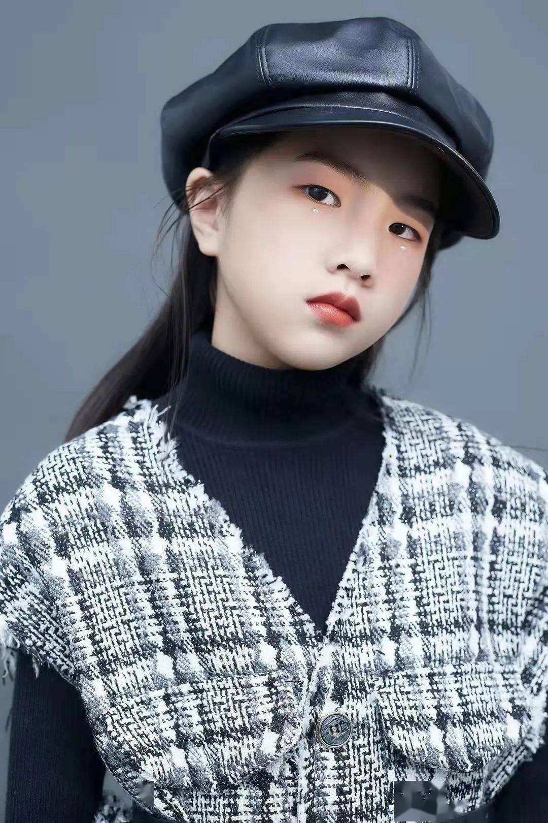 首秀少儿模特大赛i湖南总决赛i网络人气冠军余思雅