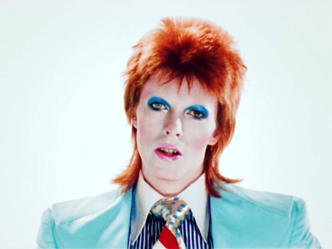 今天是火星上最闪耀的王子davidbowie的生日这个插画师