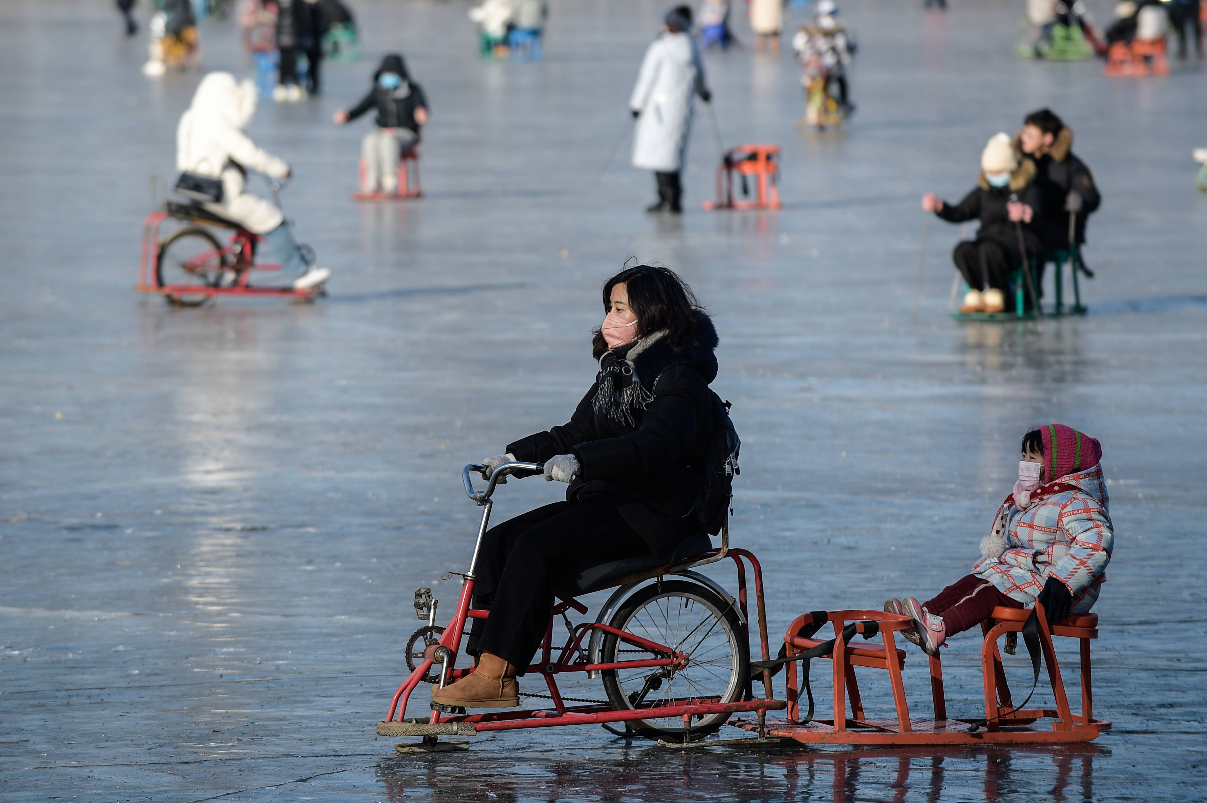 北京什刹海冰场对外正式营业