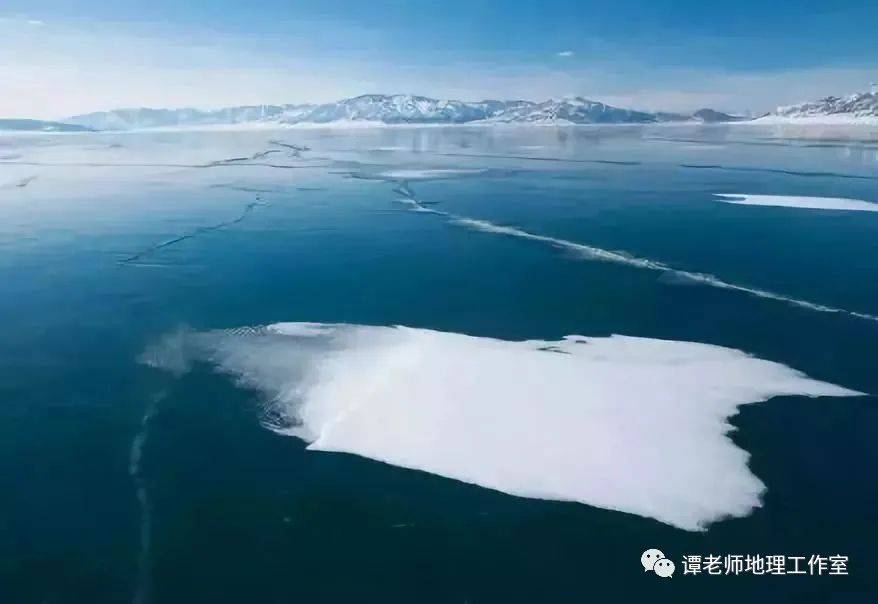 冰泡湖是指湖底植物释放的甲烷等气体在靠近湖面过程中迅速冻结的一种