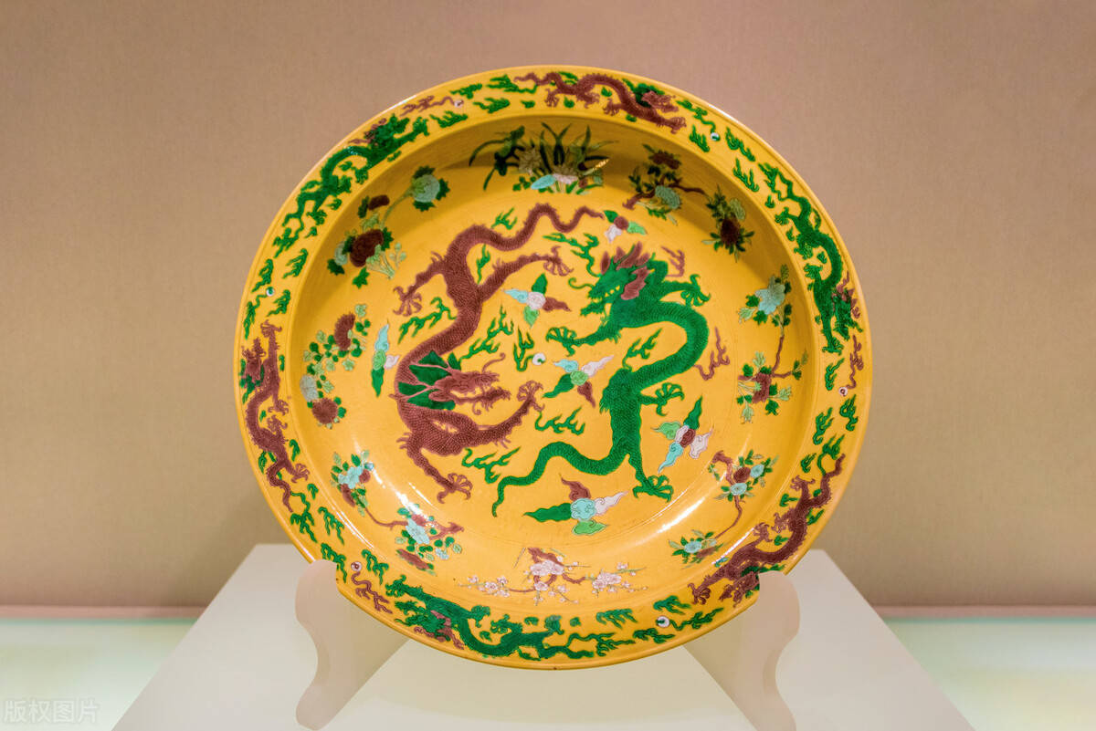 博物馆收藏的清康熙官窑龙纹瓷器精赏我们看到了什么真知堂