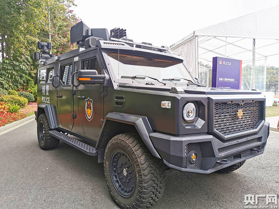 恐狼i型装甲防暴车(央广记者夏燕 摄)暴龙突击车(央广记者夏燕 摄)