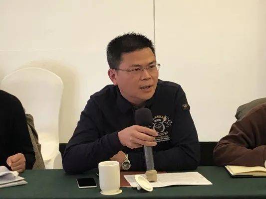 随后,经发(科技)局局长郑屹在会上发言,他希望专班队伍在新一年战略