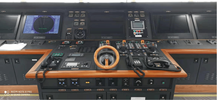 驾驶台局部图海图区dp控制站集控室船舶电台变频器空气瓶主发电柴油机